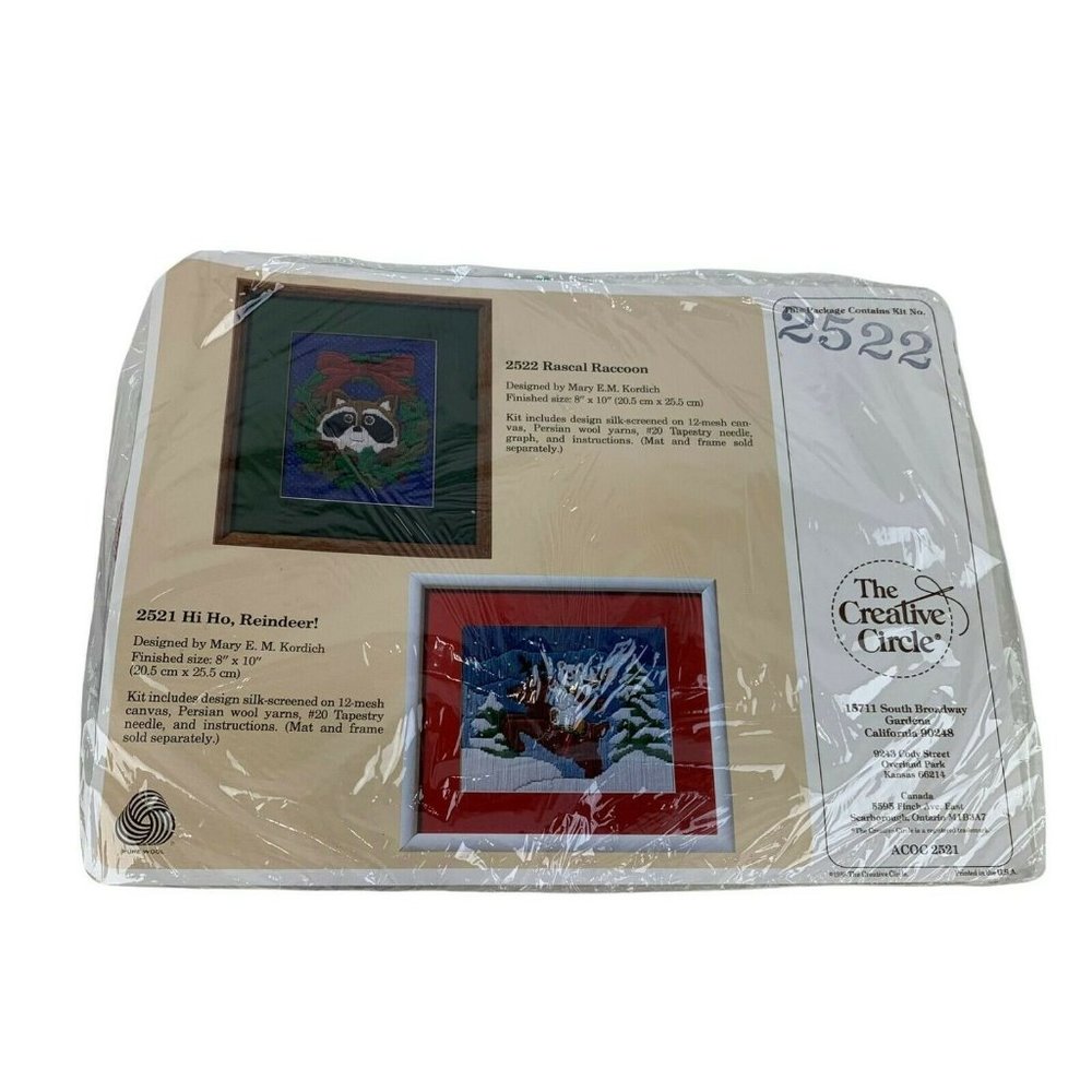 The‎ Creative Circle Needlepoint Kit 2522 Rascal Raccoon Christmas Wreath 1988